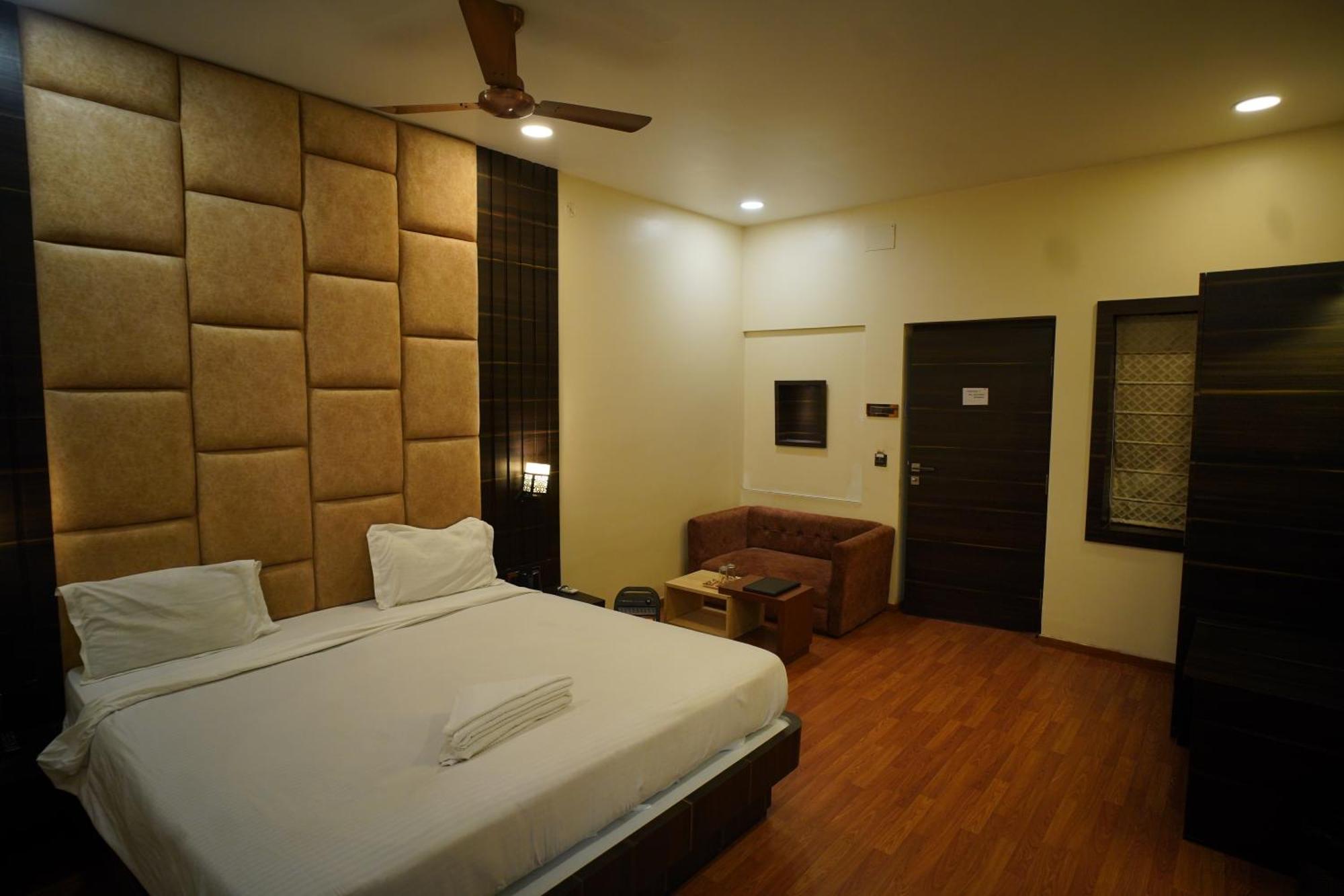 Hotel New Grand Deoghar Ngoại thất bức ảnh