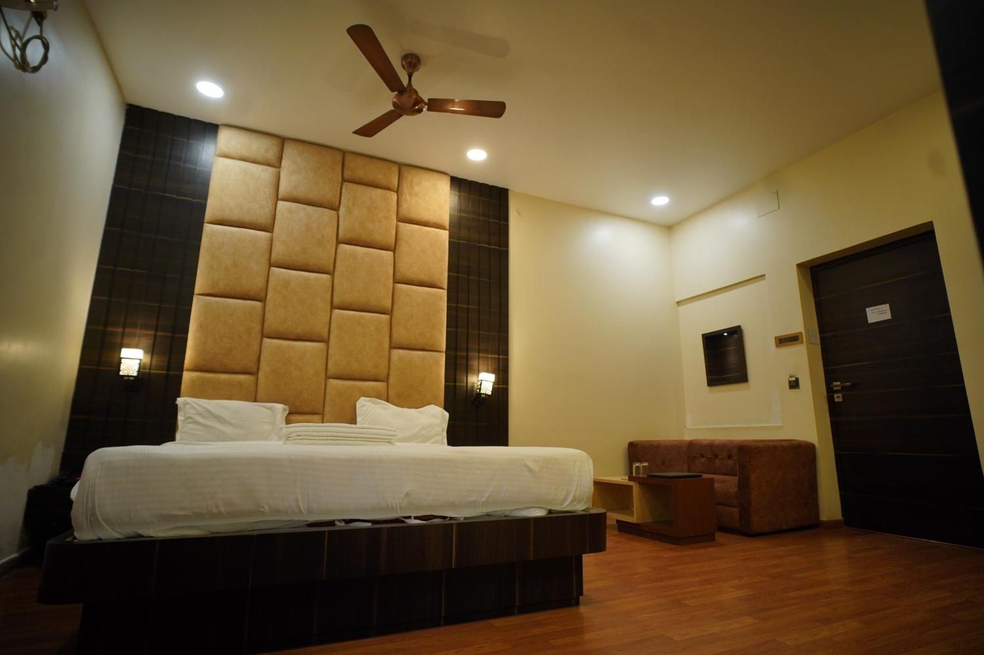 Hotel New Grand Deoghar Ngoại thất bức ảnh