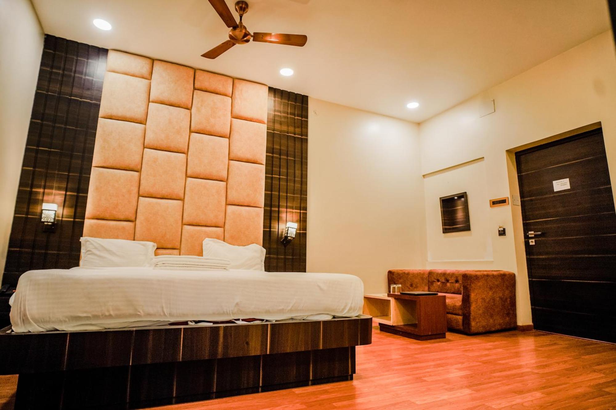 Hotel New Grand Deoghar Ngoại thất bức ảnh