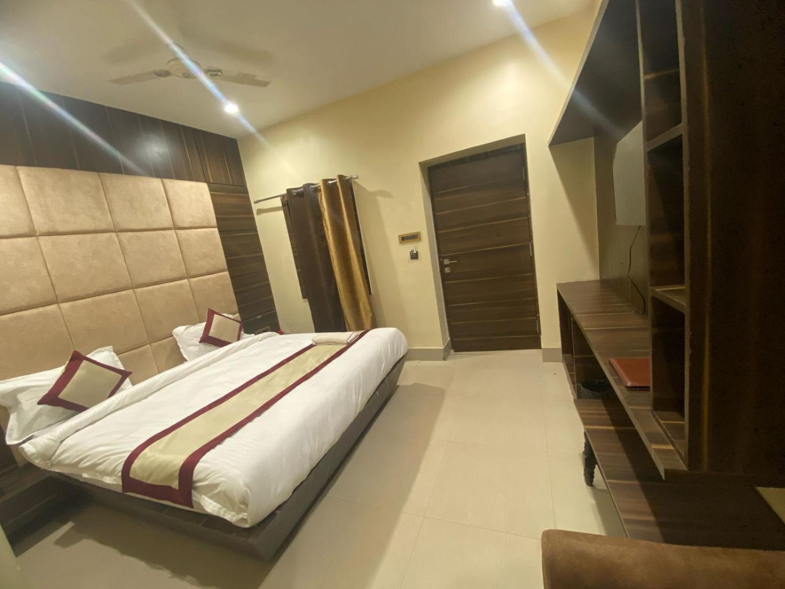 Hotel New Grand Deoghar Ngoại thất bức ảnh
